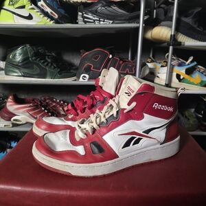 🔥 Reebok Red and White High-Top Sneakers🔥 Size 11